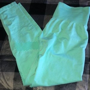 NVGTN leggings with butt contour